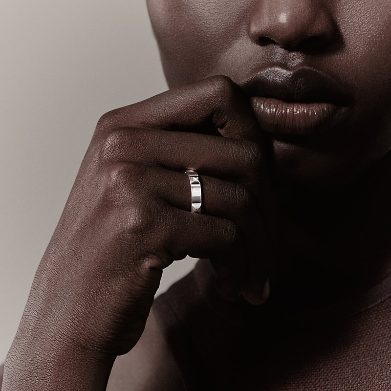 Anello Hermès Clou d'H, modello piccolo | Hermès Italia